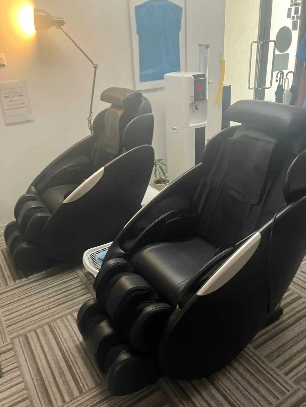 マッサージチェアと振動マシーンの導入