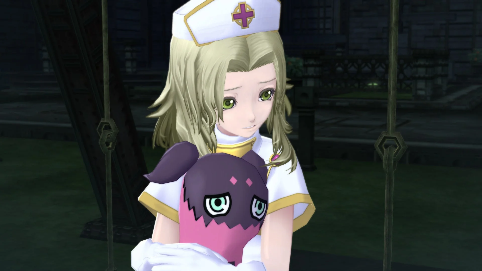 看護師の制服を着た金髪の少女