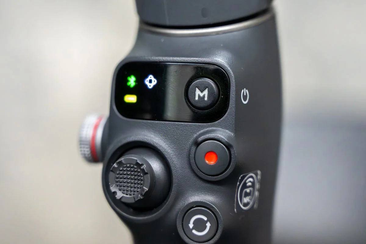 カメラジンバルの操作パネル