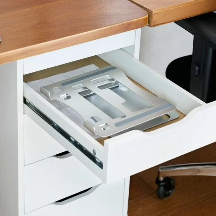 引き出しに収納されたスタンド