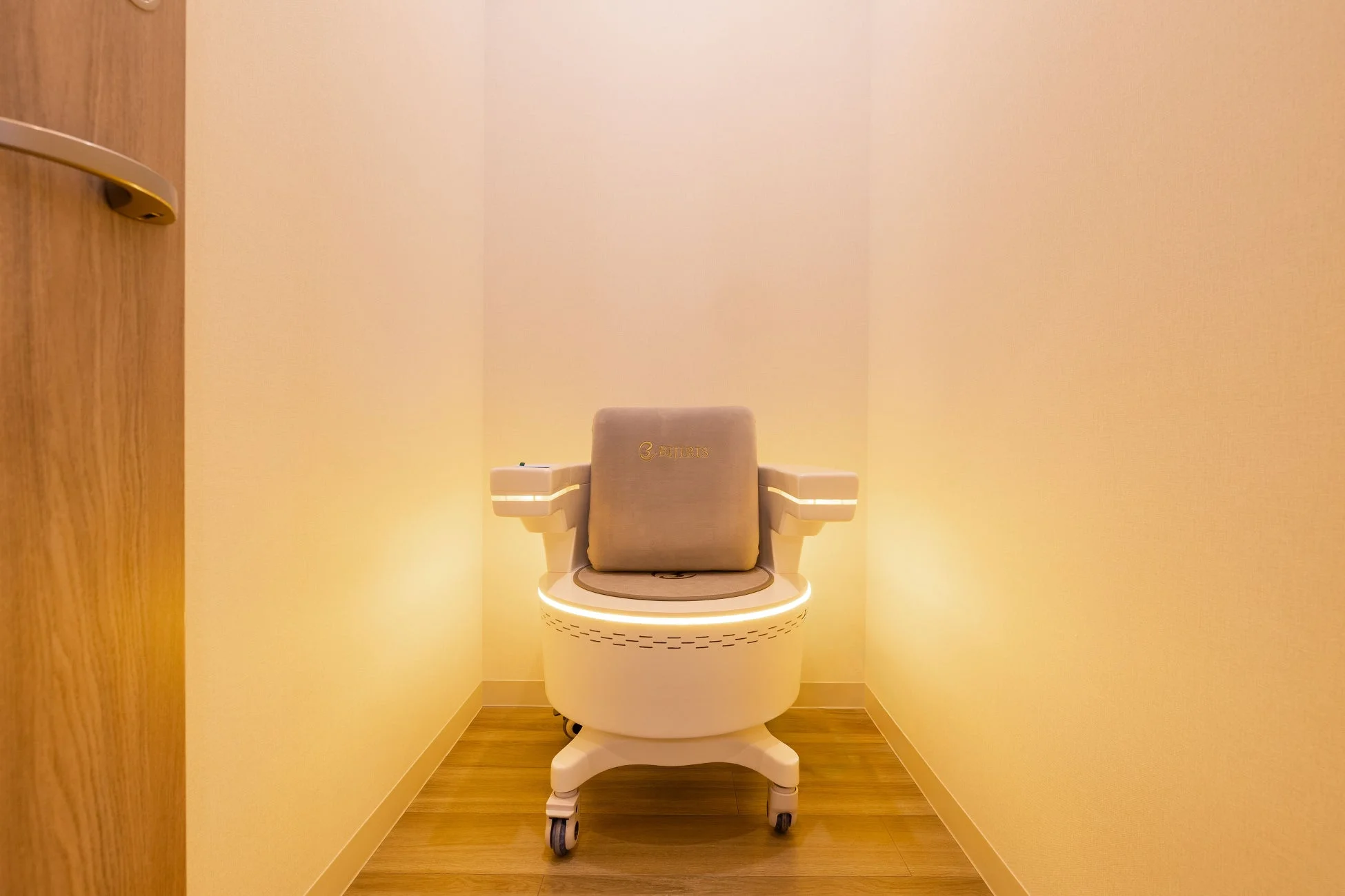 介護用または高齢者向けトイレ