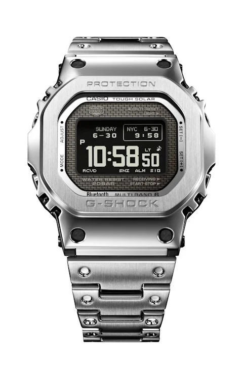 シルバーのG-SHOCK GMW-BZ5000D-1