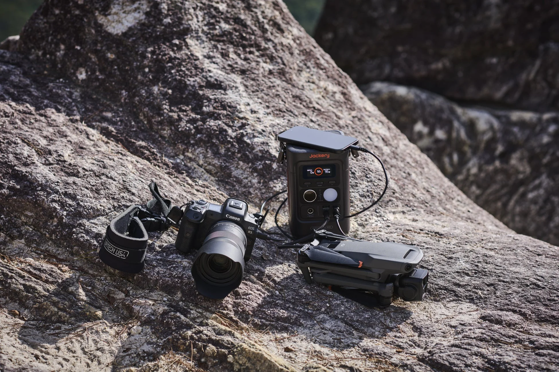 Jackery ポータブル電源 300Dのポート