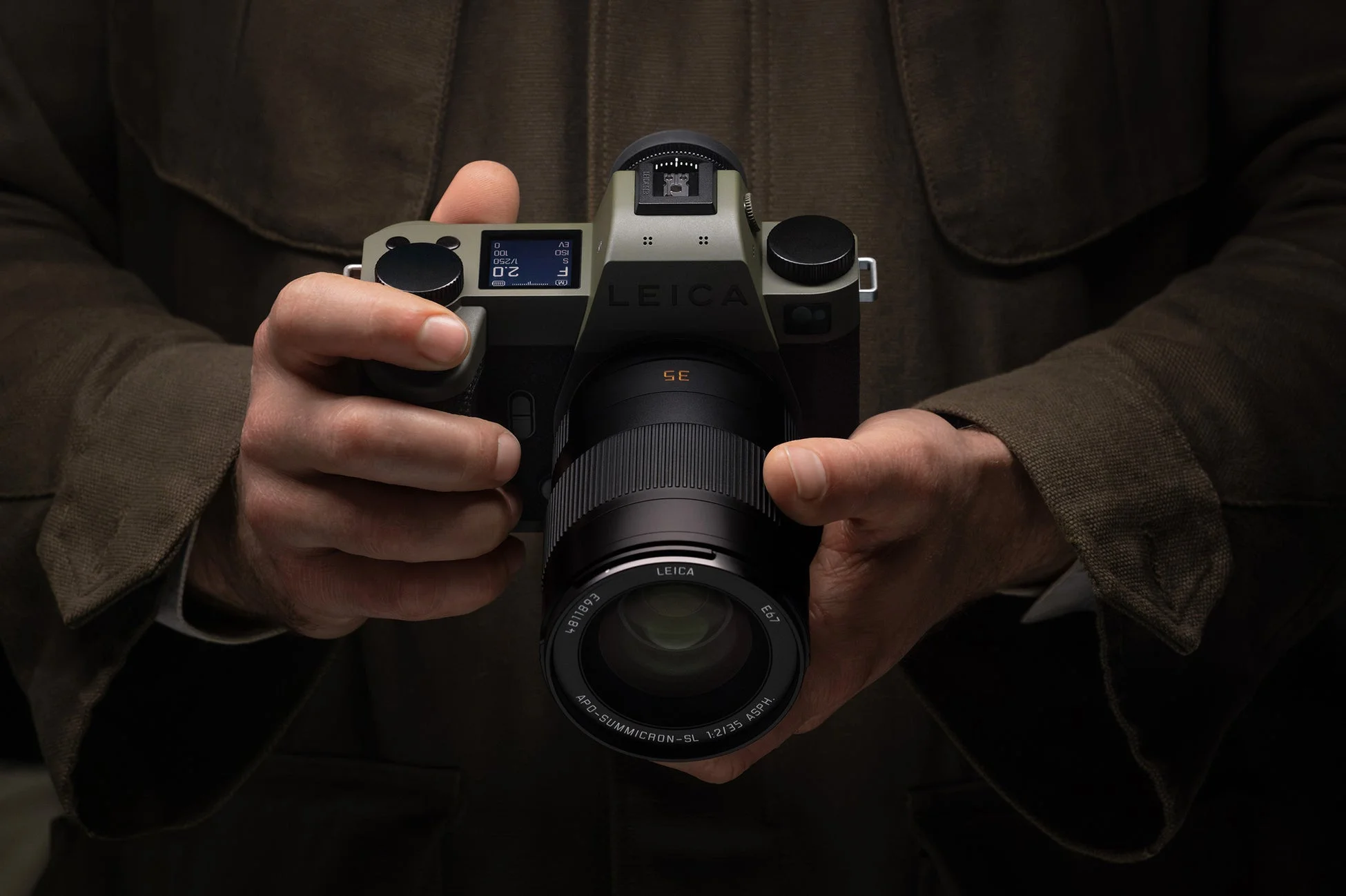 ライカSL3 “Reporter”の背面