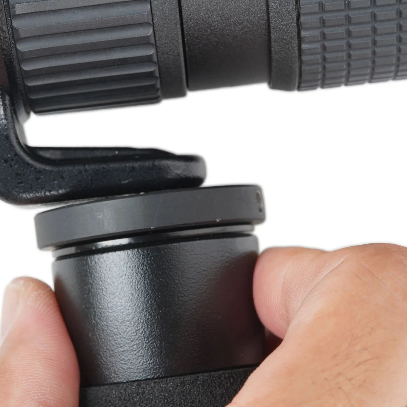 超望遠レンズの三脚座に直接取り付け可能