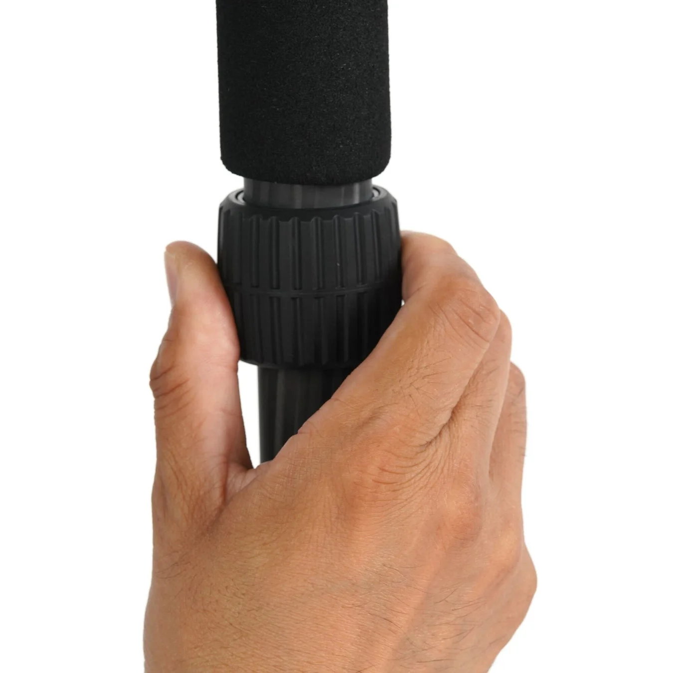 脚伸縮はナット式