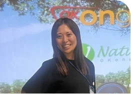 利用者のコメントとゴルフシューズにインソールが入った画像