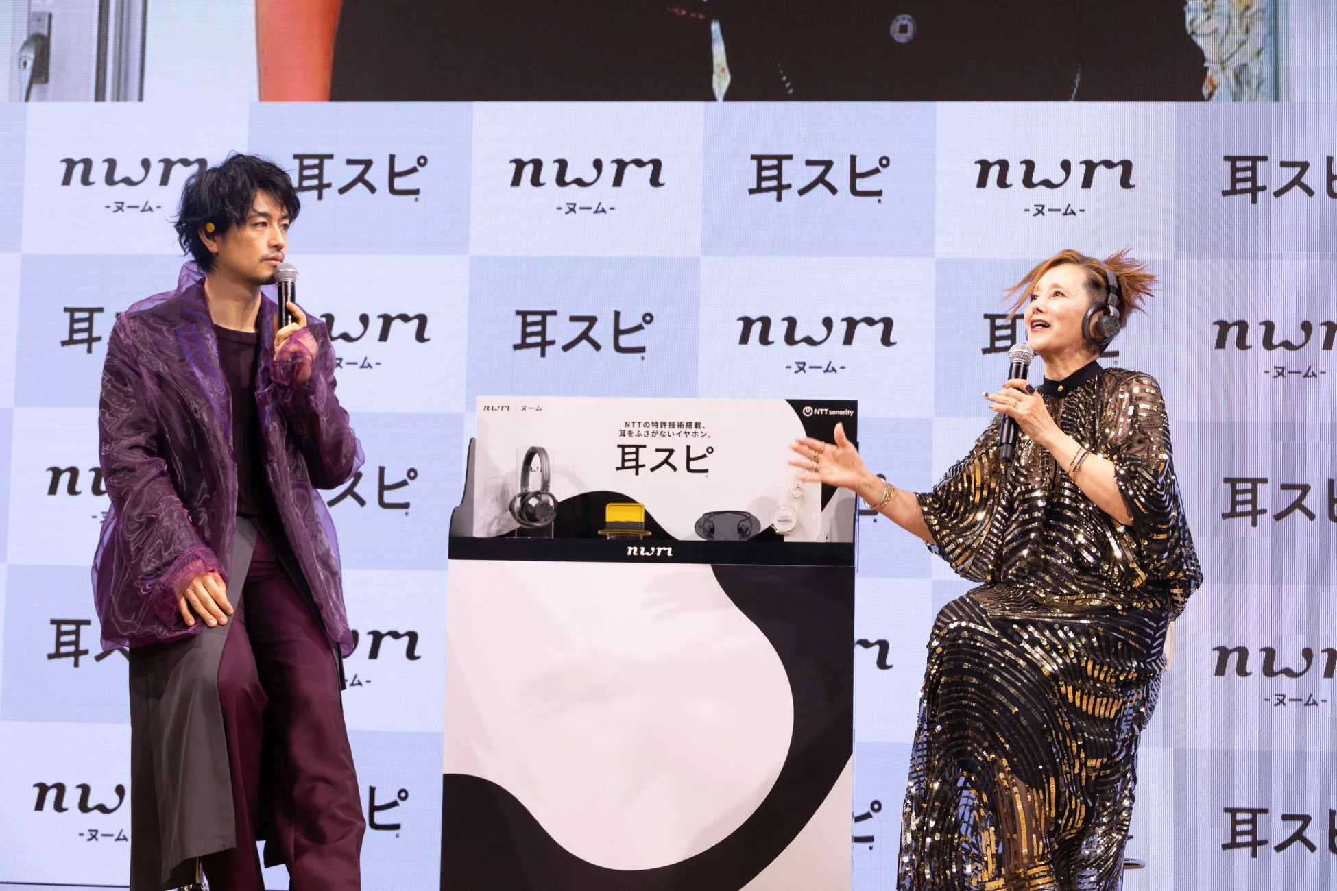 登壇した斎藤工さんと夏木マリさん