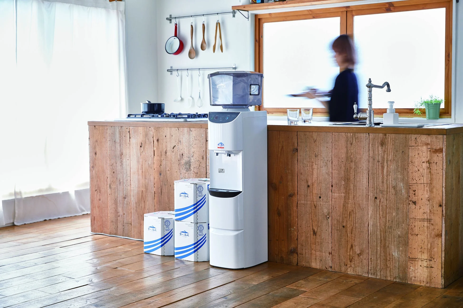 キッチンに置かれたウォーターサーバー