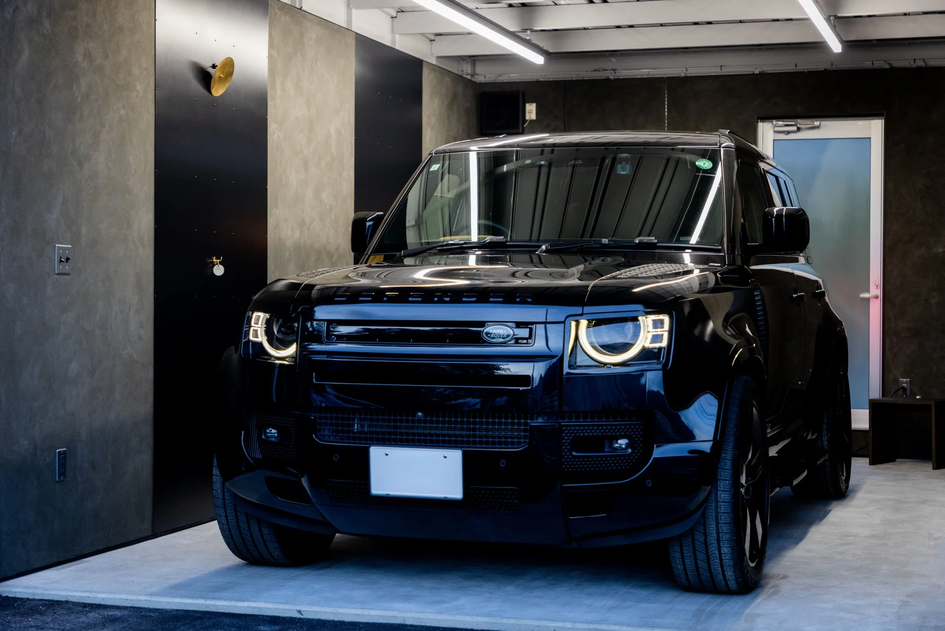 ランドローバーとモダンガレージ