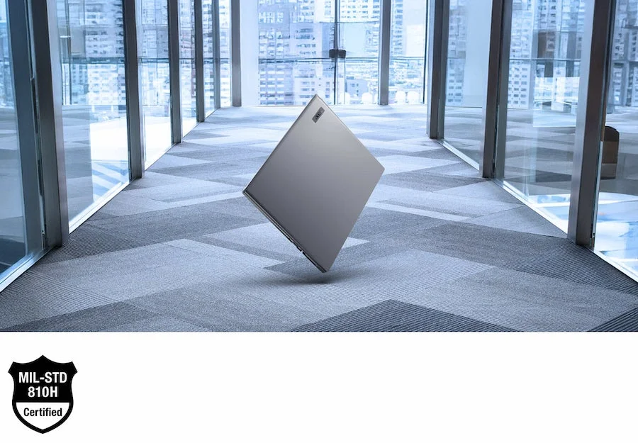 屋外で利用されるノートPC