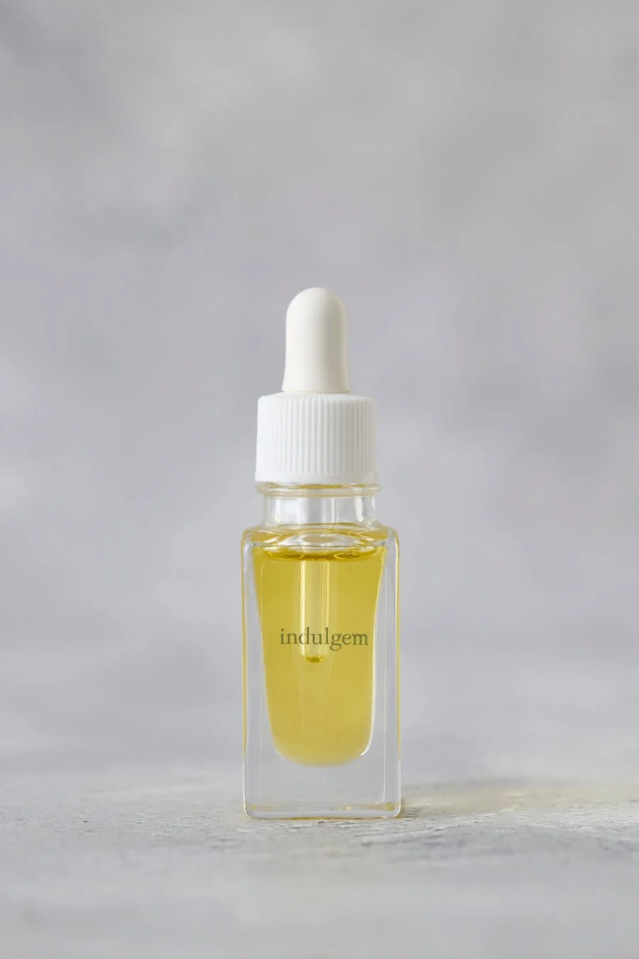 スキンケアオイルのボトル