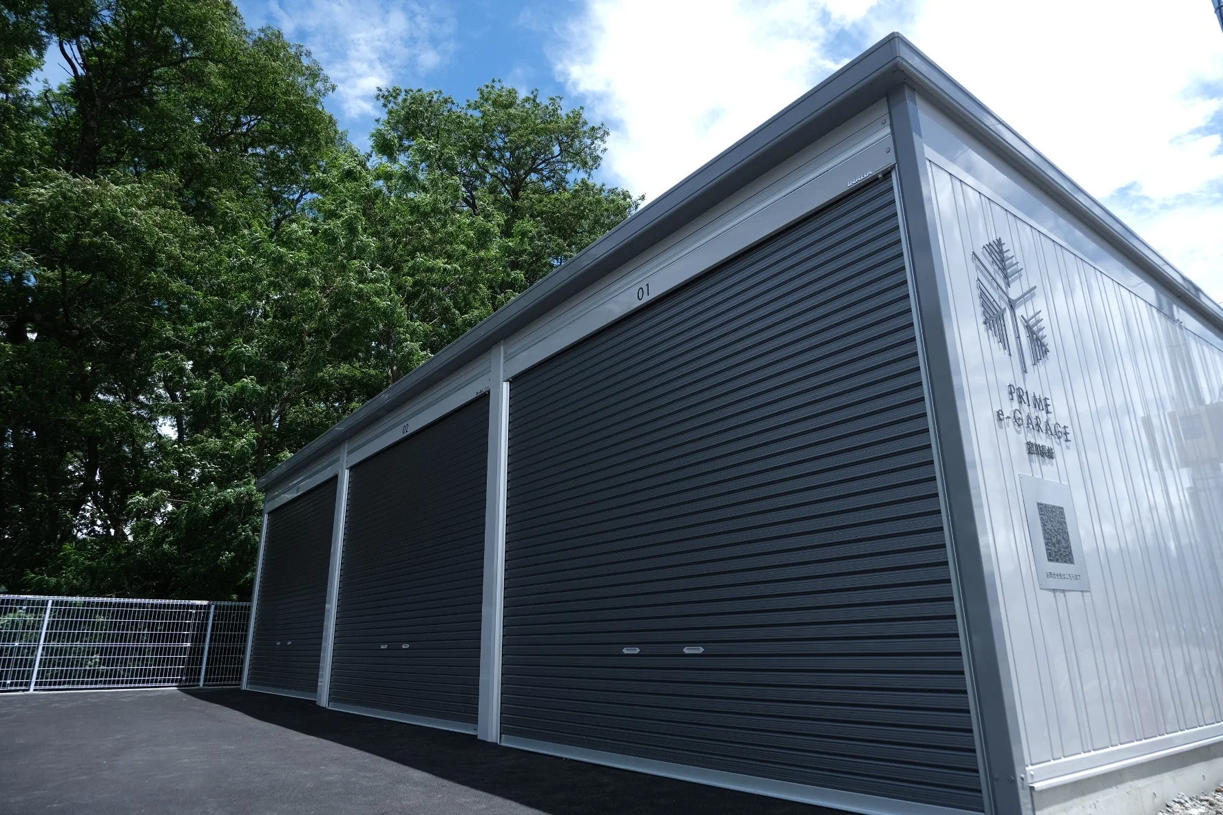 愛車の安心と趣味を両立！高級車オーナーのための新時代ガレージ『PRIME e-GARAGE』で特別な空間を