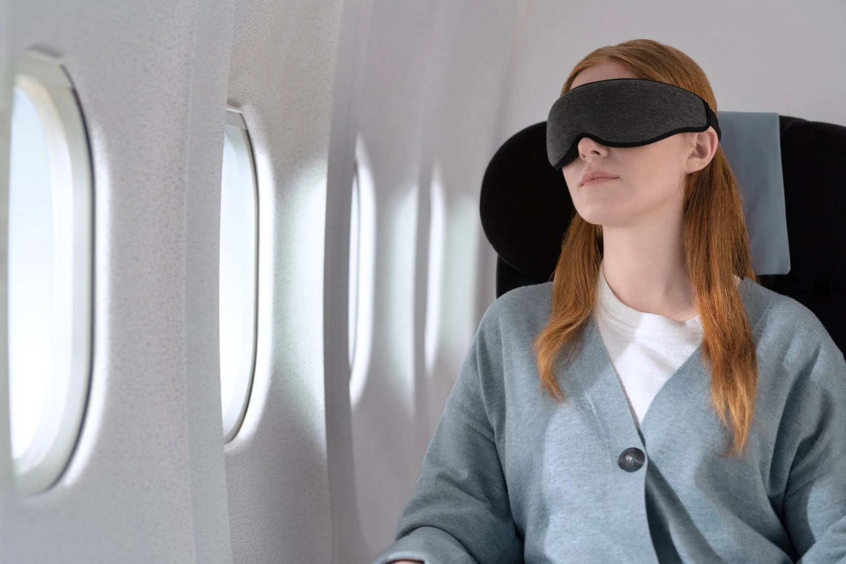 Eye Maskを使用している女性