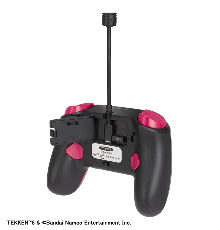 コントローラー背面と2.4GHzレシーバー