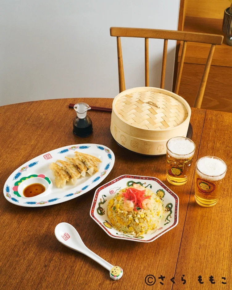 中華料理とコジコジデザインの食器