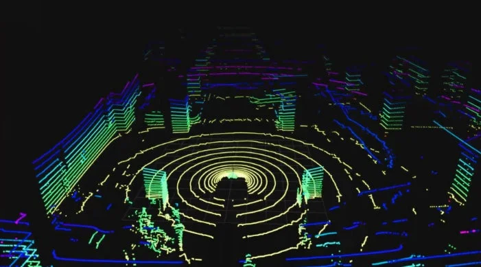 LiDARセンサーによる点群データが色鮮やかに可視化された画像。