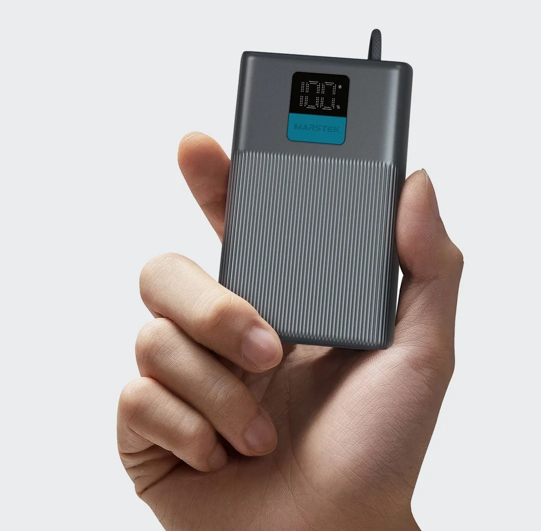 デジタル表示付きモバイルバッテリー