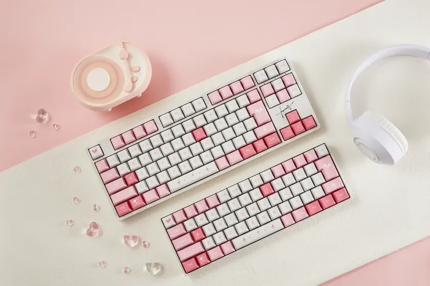 KizunaAI×Akko コラボゲーミングキーボード