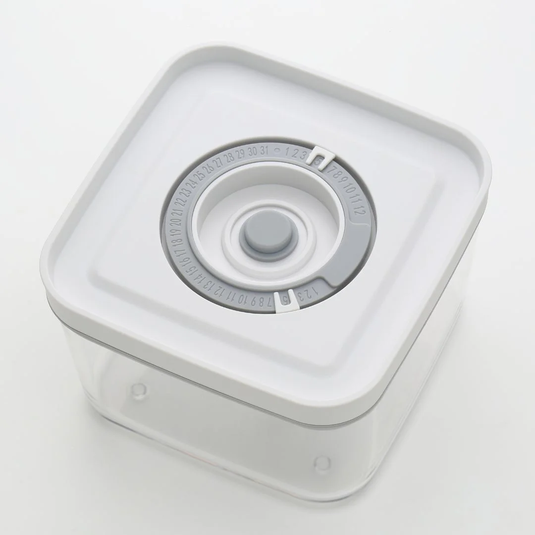 日付ダイヤルと重ねて収納