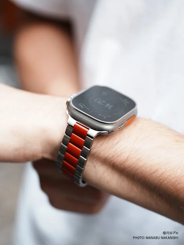 ウルトラマンモデルのApple Watchバンド