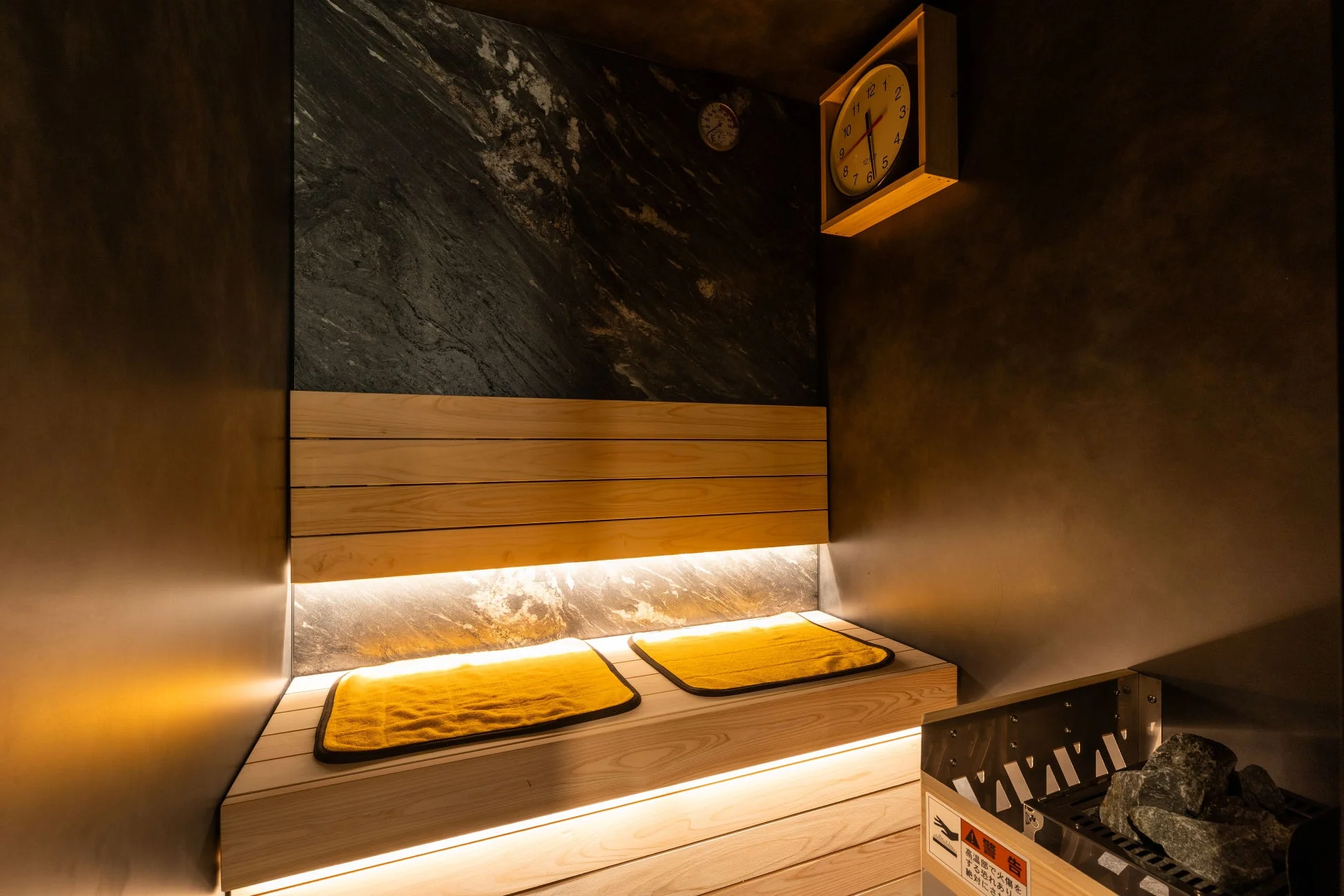 サウナ室の内部