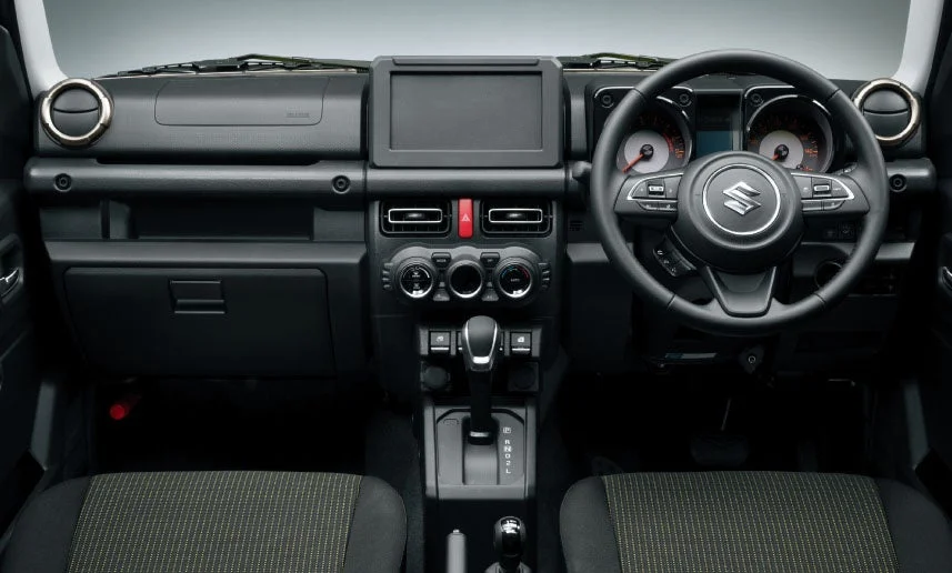 スズキ ジムニーの車内