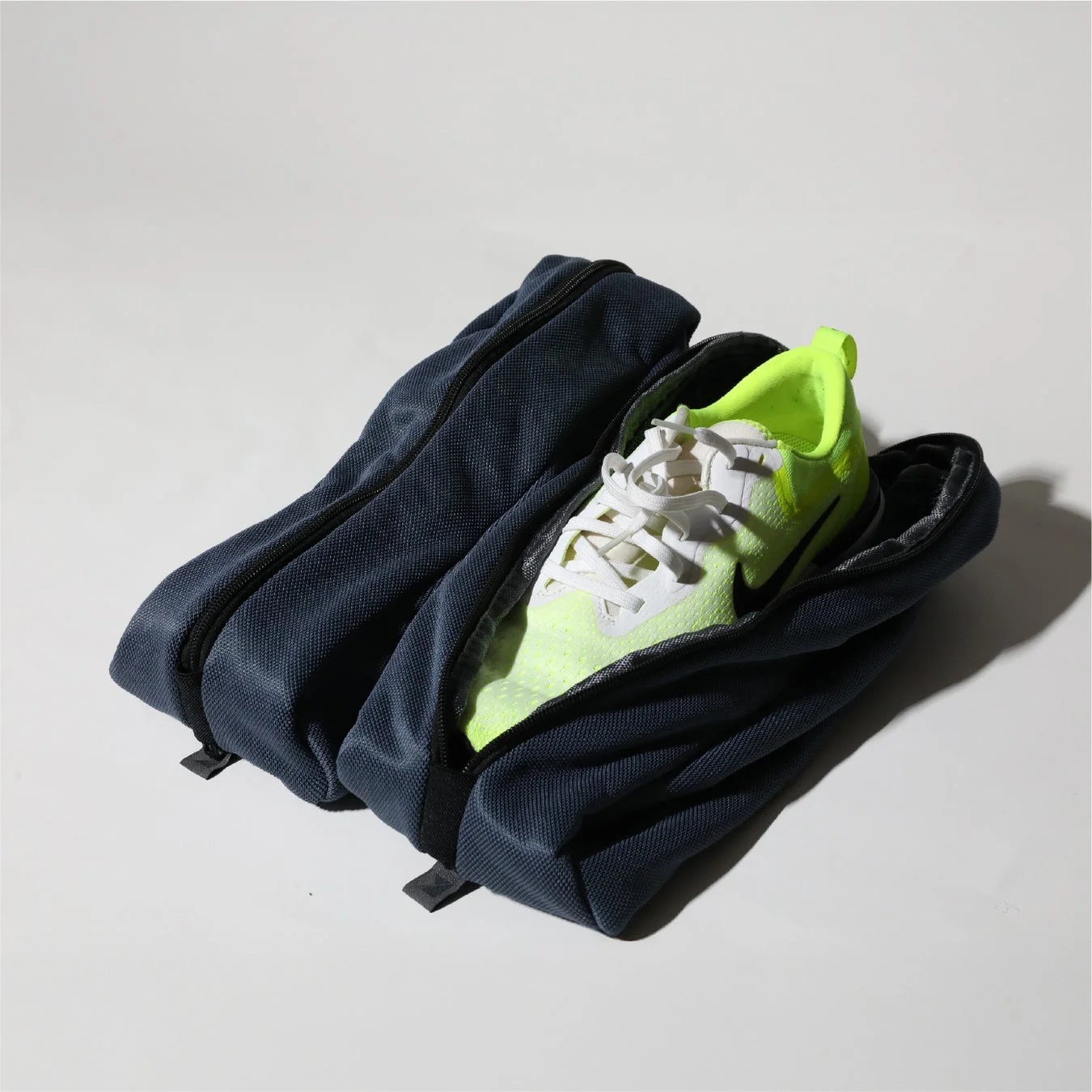 「Kogure 靴を大切に洗える洗濯ネット」で、大切なスニーカーを優しく、もっときれいに!