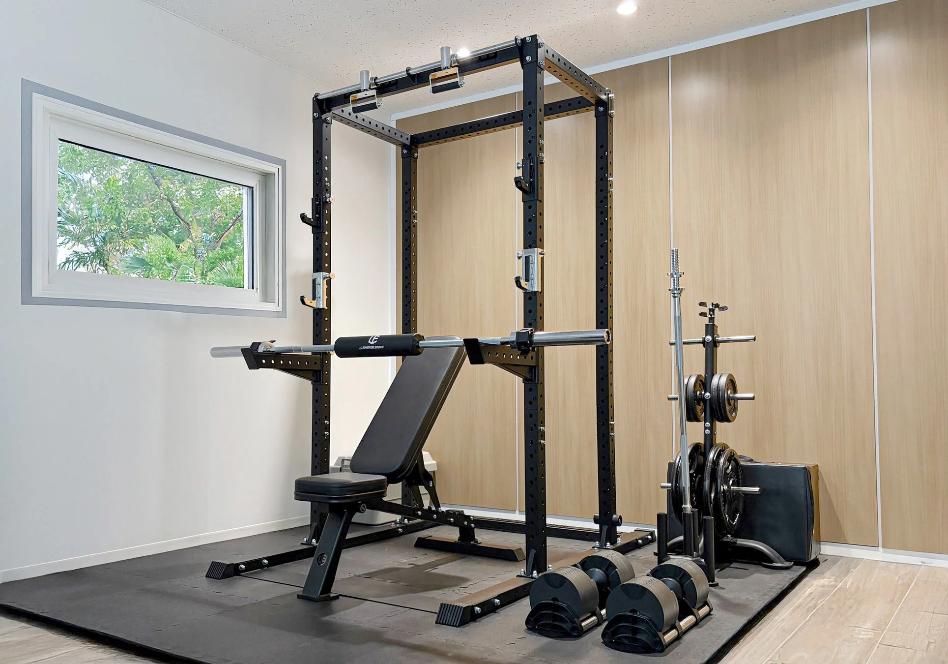 自宅に設置されたカスタムラック