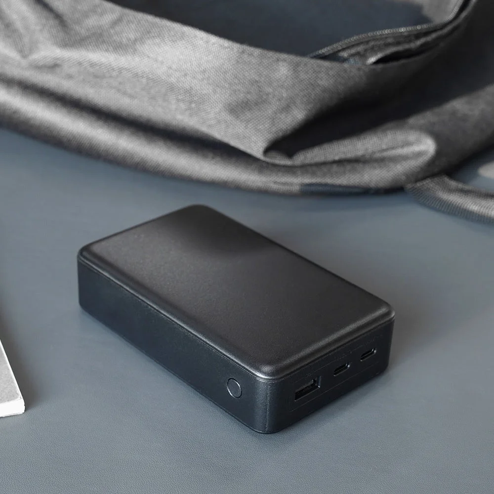 モバイルバッテリーとバッグ