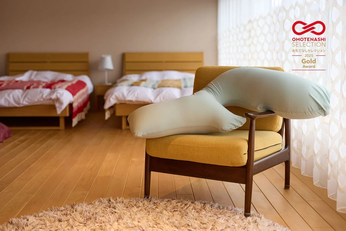 抱き枕が置かれた寝室の様子