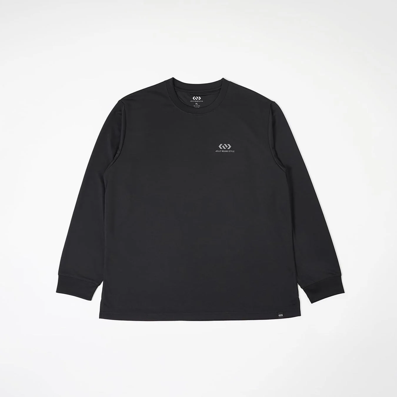 黒色の長袖Tシャツ