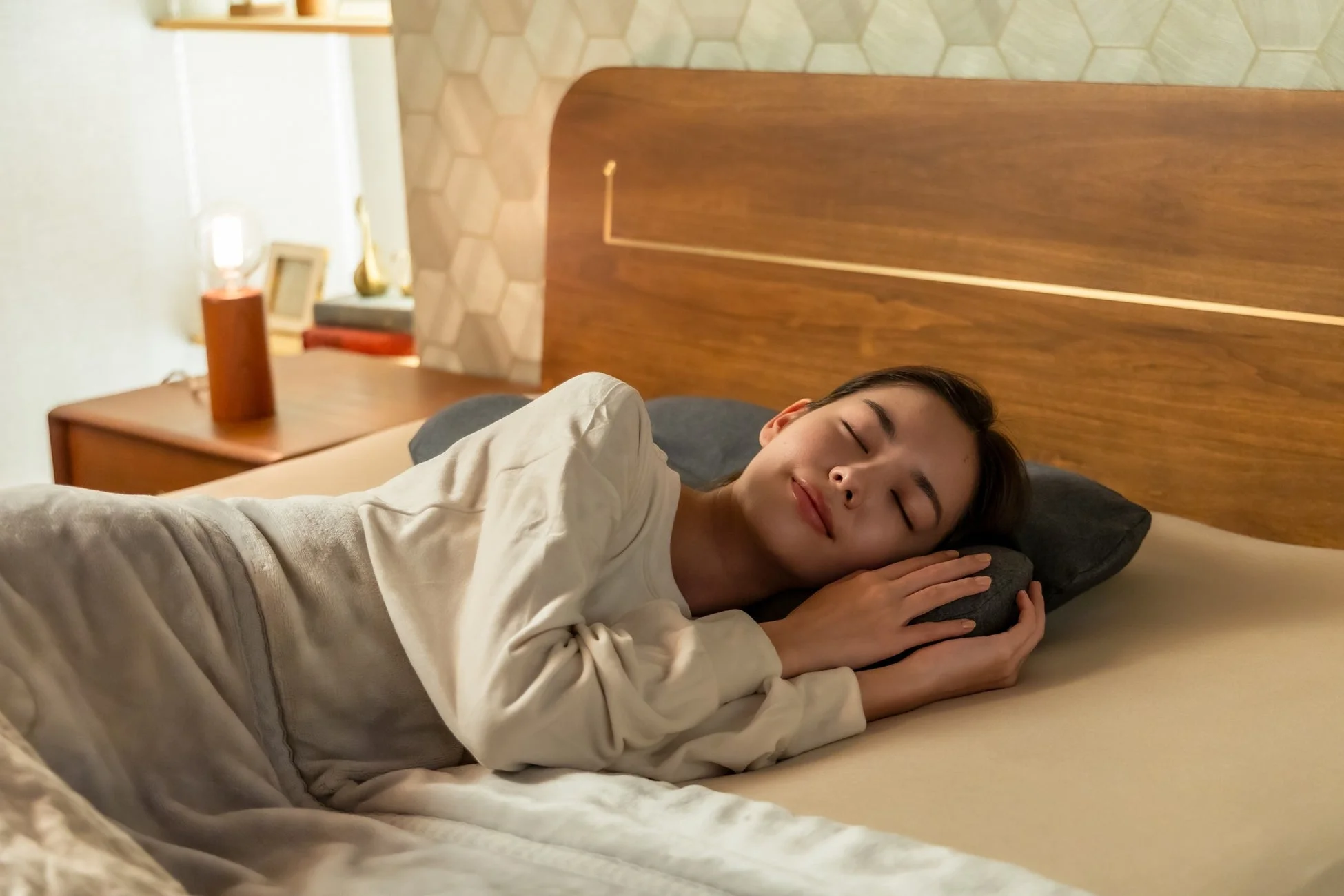 首と肩がホッとする横寝枕 サイドフィット