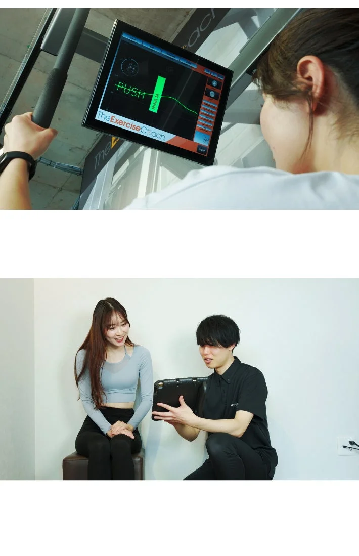 フィットネスジムで、女性がトレーニングマシンで運動する様子と、トレーナーがタブレットで運動指導を行う様子