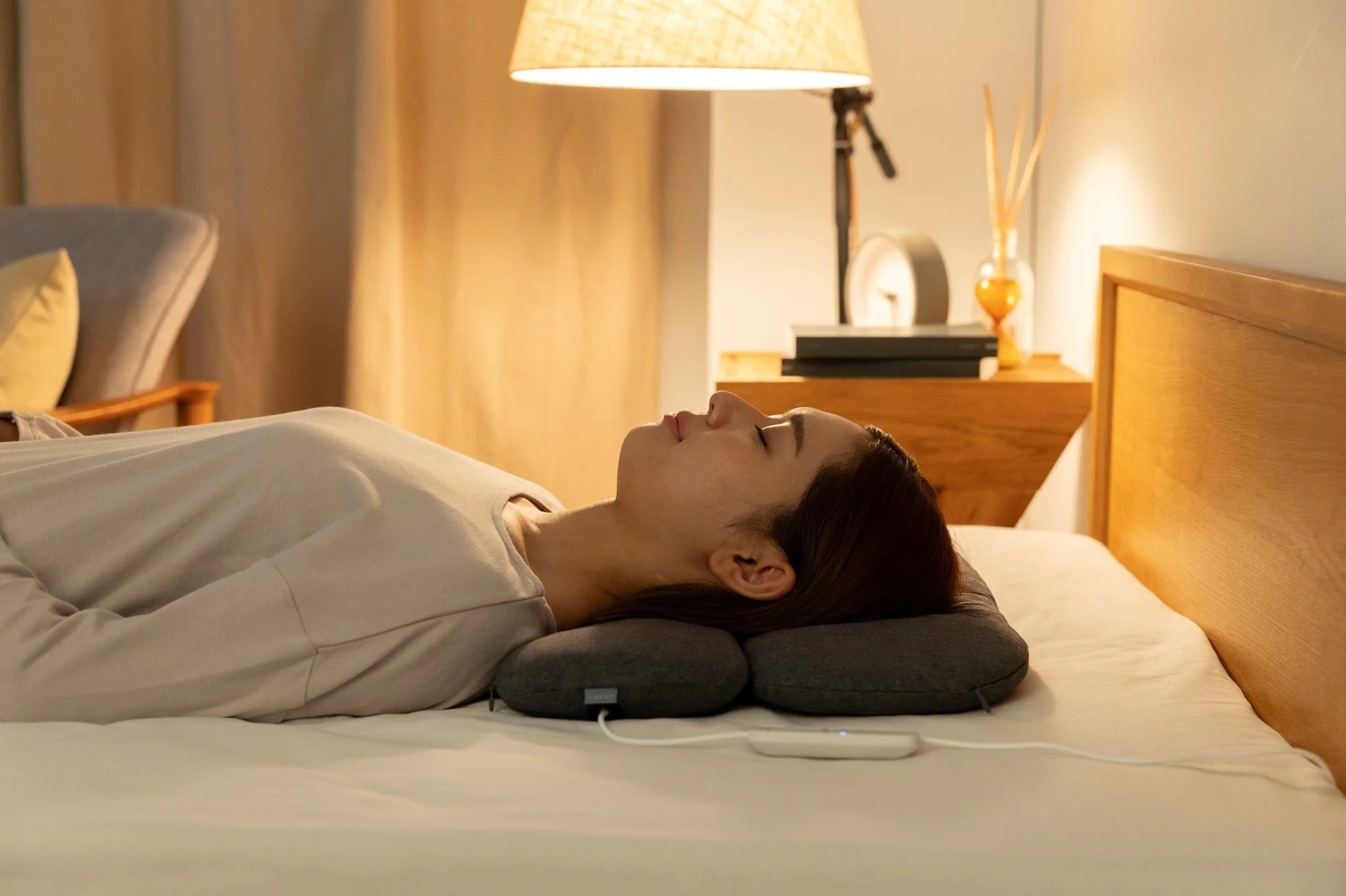 首と肩がホッとする低い枕 ローフラット