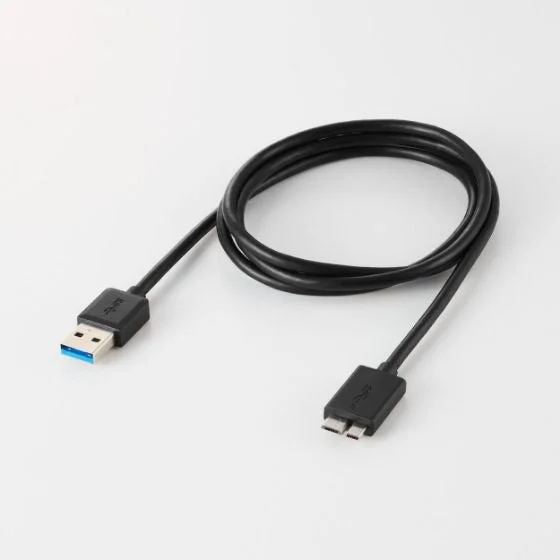 黒いUSBケーブル