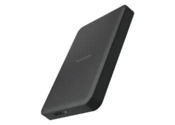 ELECOMブランドの黒く薄型でシンプルな電子機器 1TB