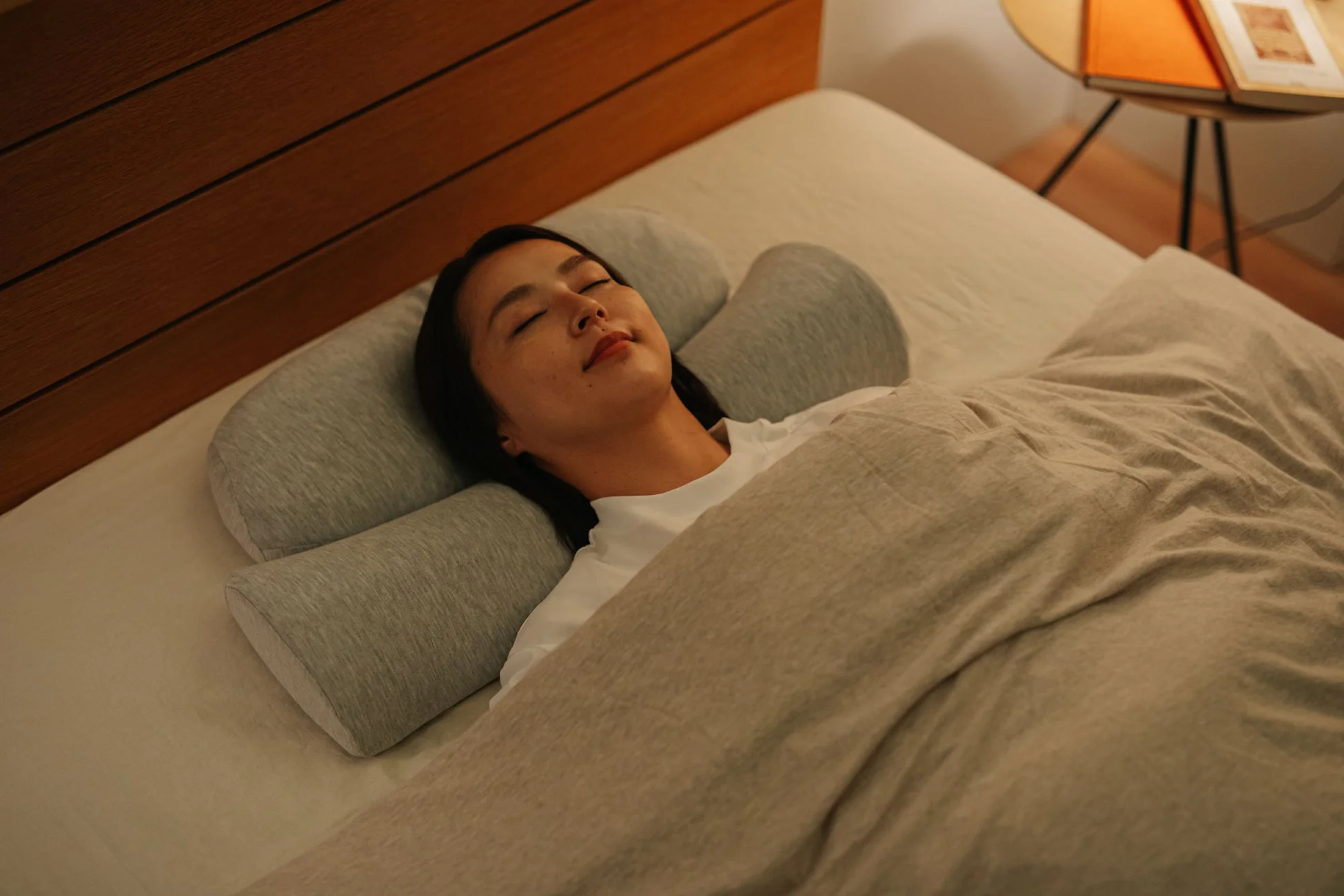 首と肩がホッとする枕PLUS