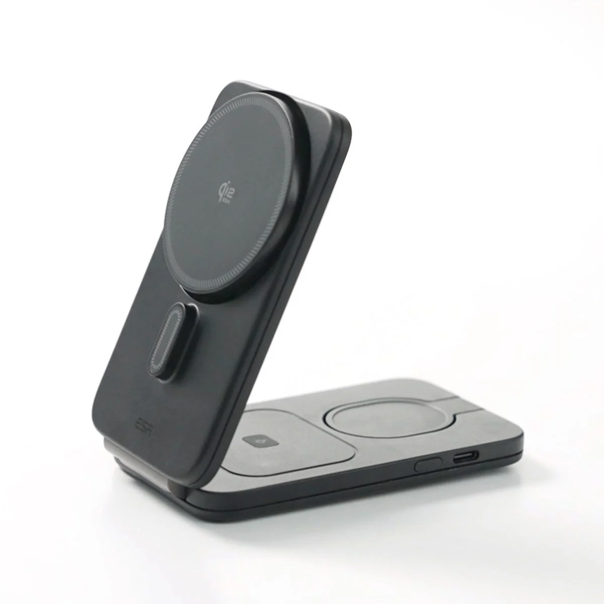 Qi2対応の折りたたみ式ワイヤレス充電器