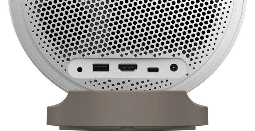 GV32の背面接続ポート（USB-A、HDMI、USB-C、DC IN）