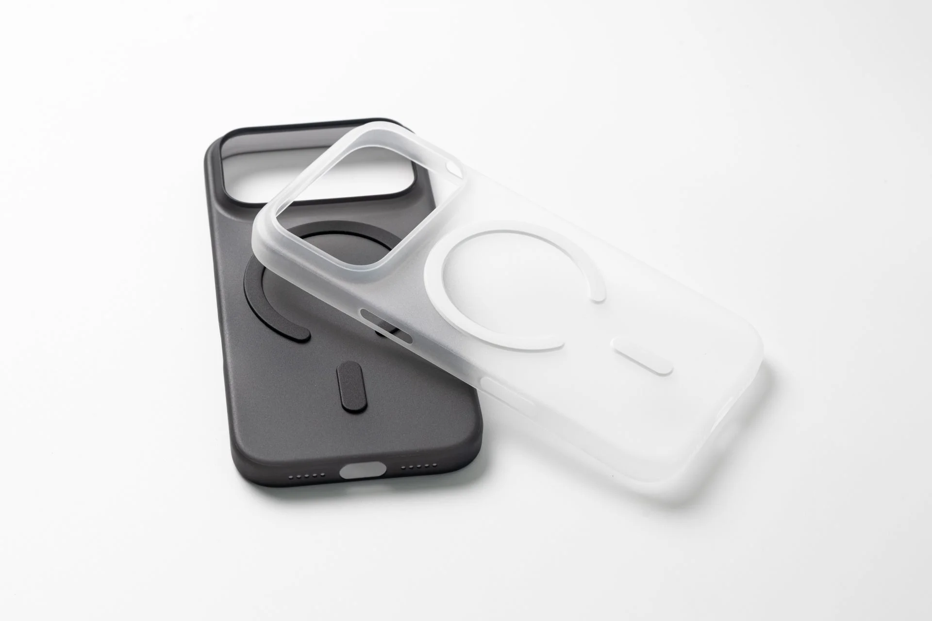 MagSafe対応のスマートフォンケースの製品写真