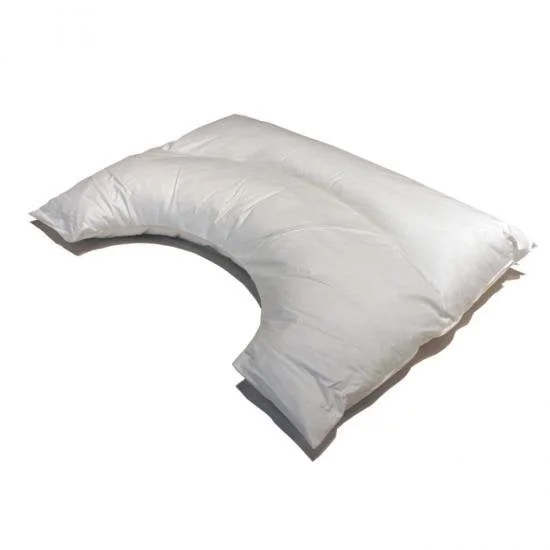 白い背景に、特徴的なL字型をした白い枕が置かれている画像です。寝具やリラックス用途のクッションとして使われることを示唆しています。