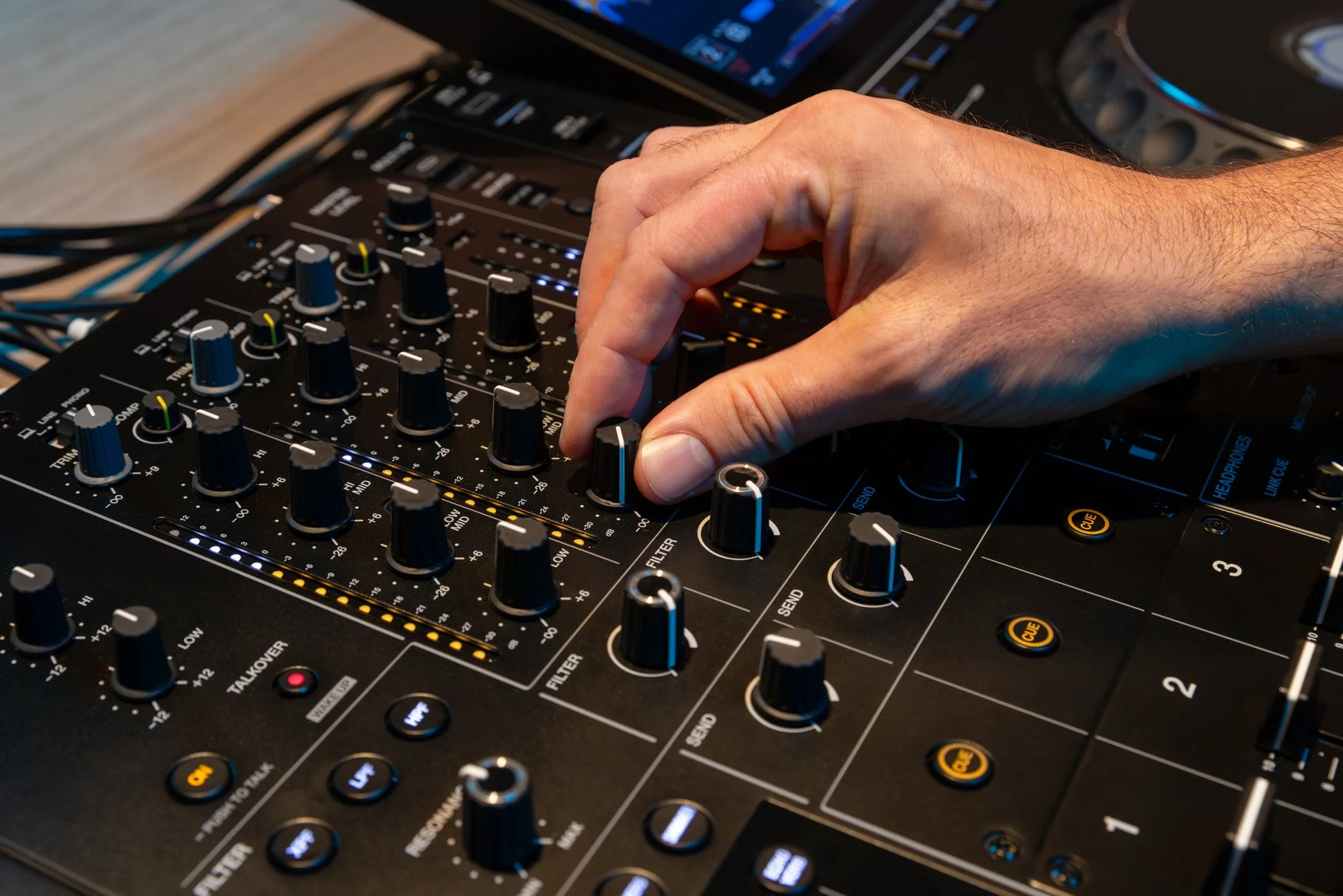 DJミキサーの操作