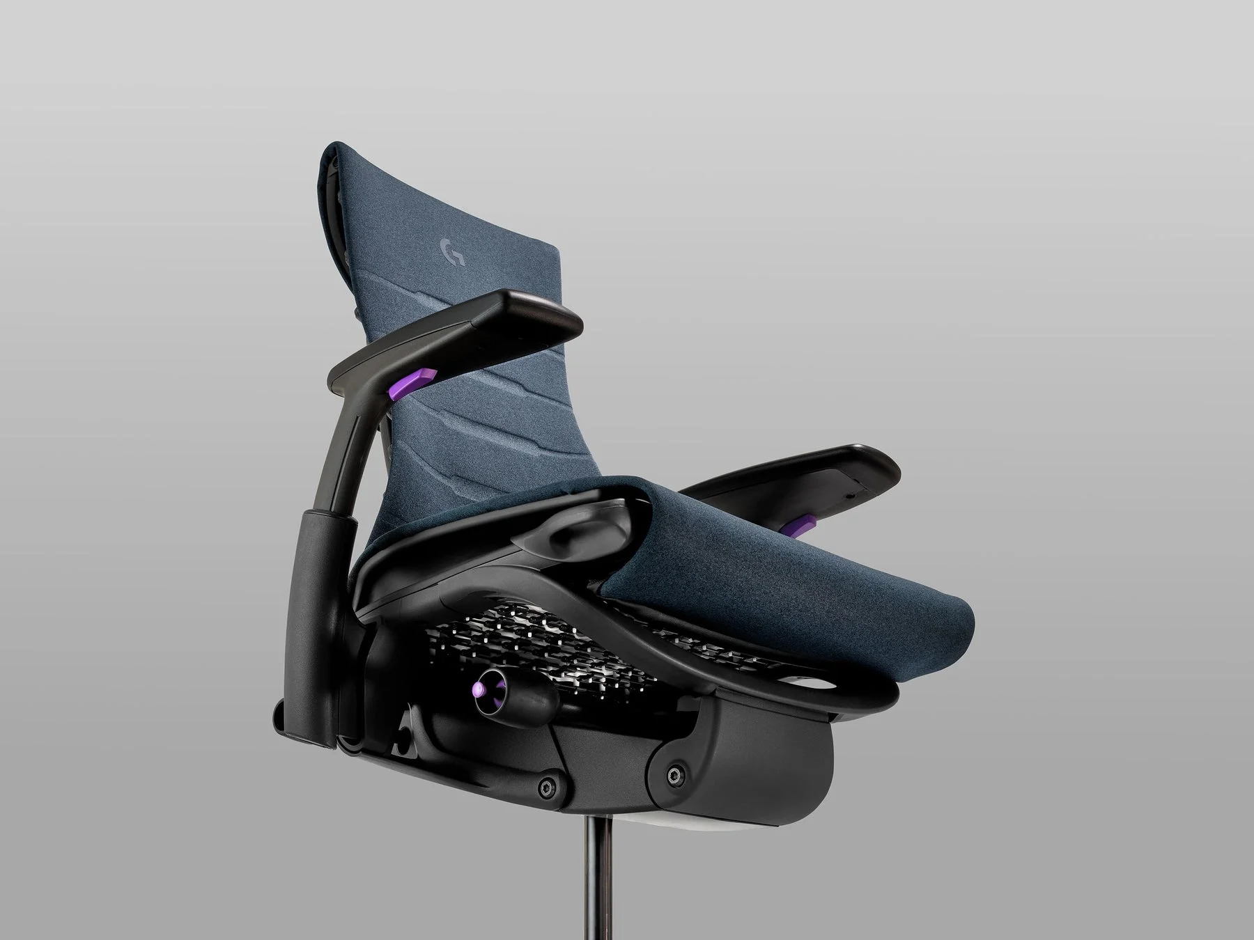NovaカラーのEmbody Gaming Chair