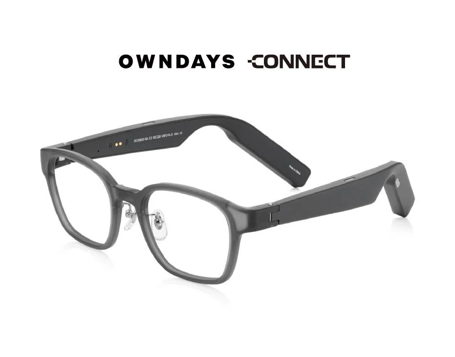 OWNDAYS CONNECTというスマートグラスの製品写真です。黒いフレームのメガネが白背景に置かれており、Bluetoothなどの機能を持つウェアラブルデバイスであることが分かります。
