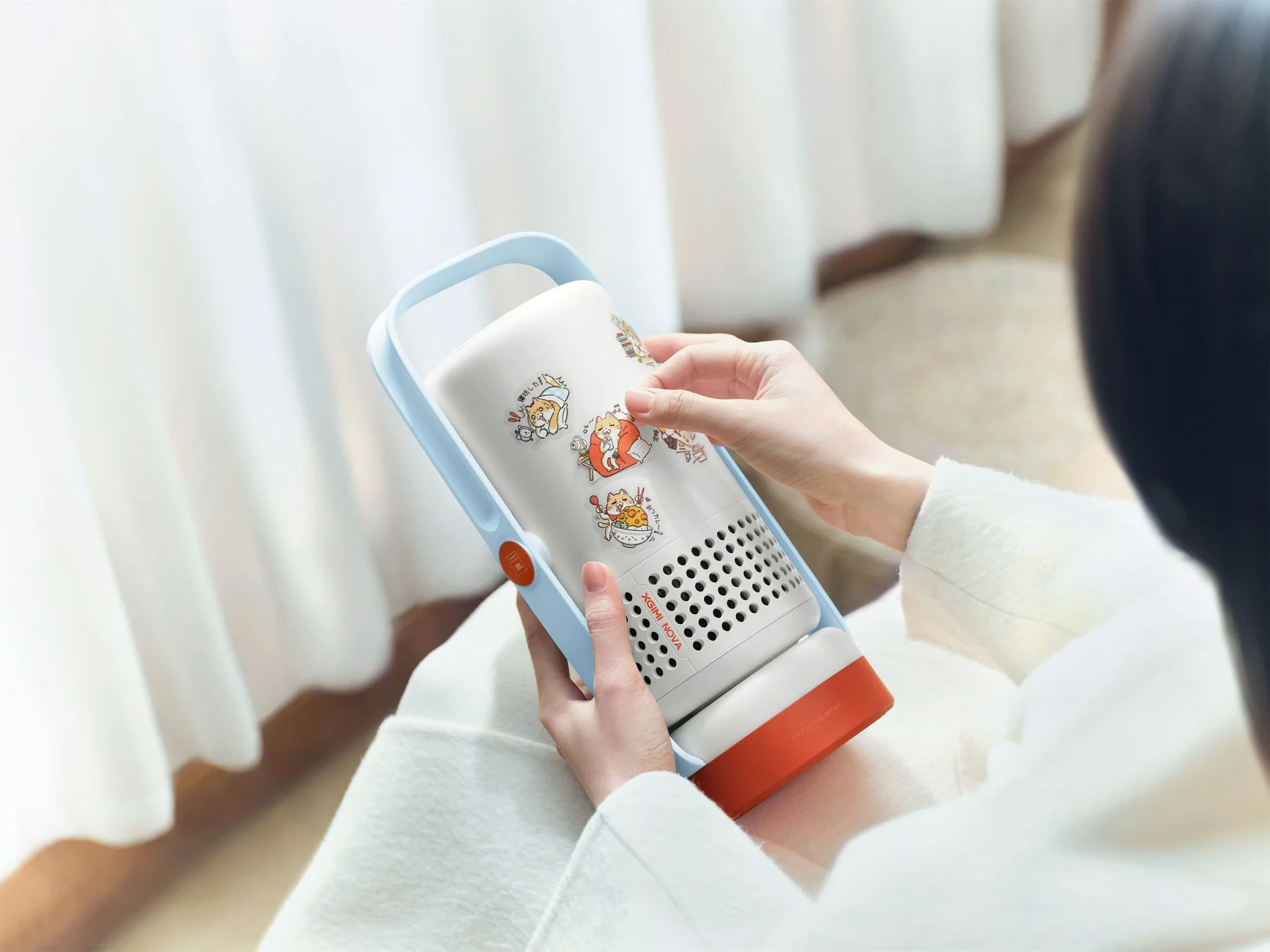 オリジナルステッカー付属（本体に貼られた様子）