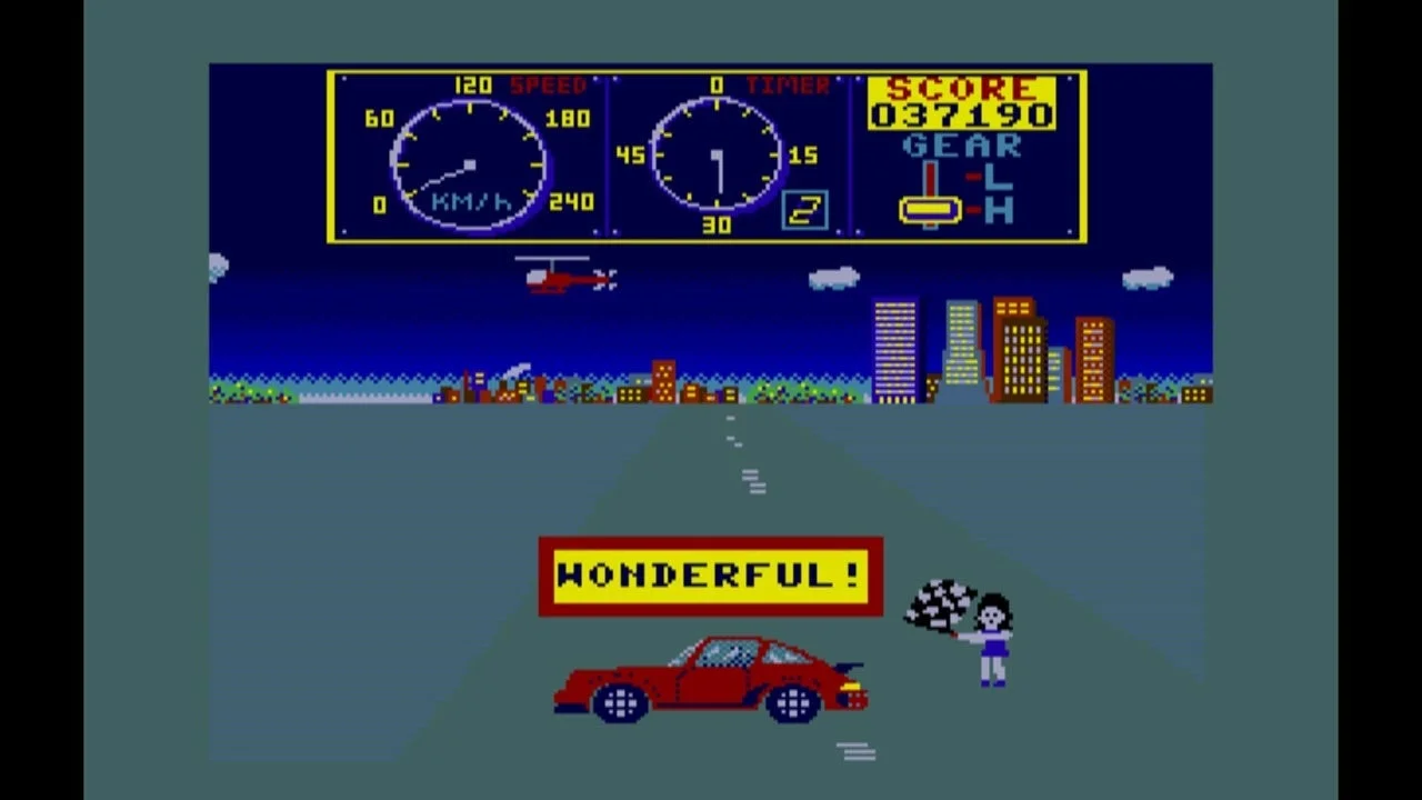 夜の都市を走るレースゲーム画面