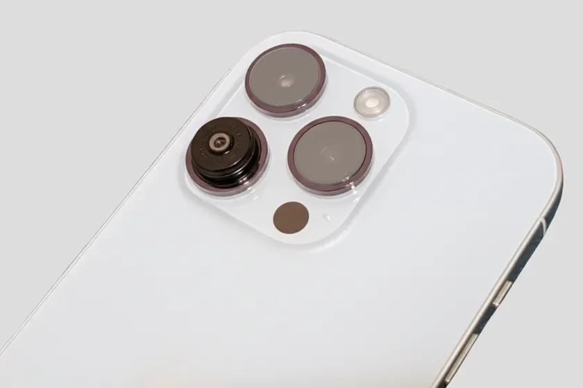 ピタッと張り付けるだけの簡単装着(何度でも装着可能)