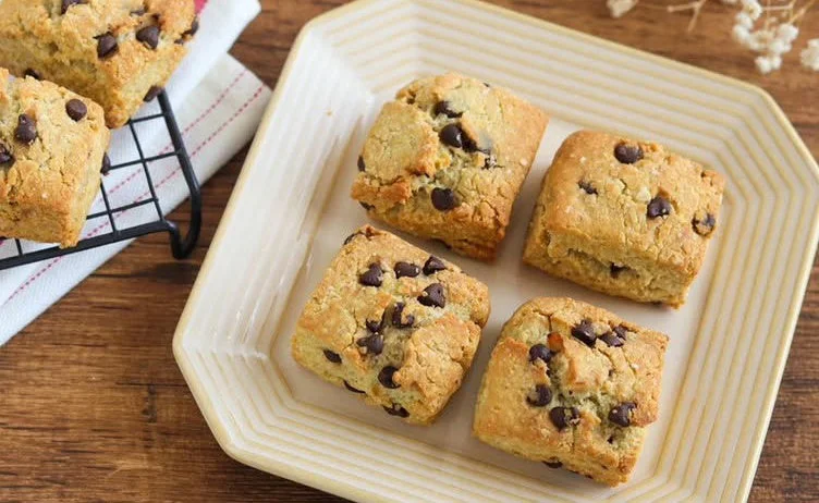 グルテンフリーのピスタチオチョコスコーン