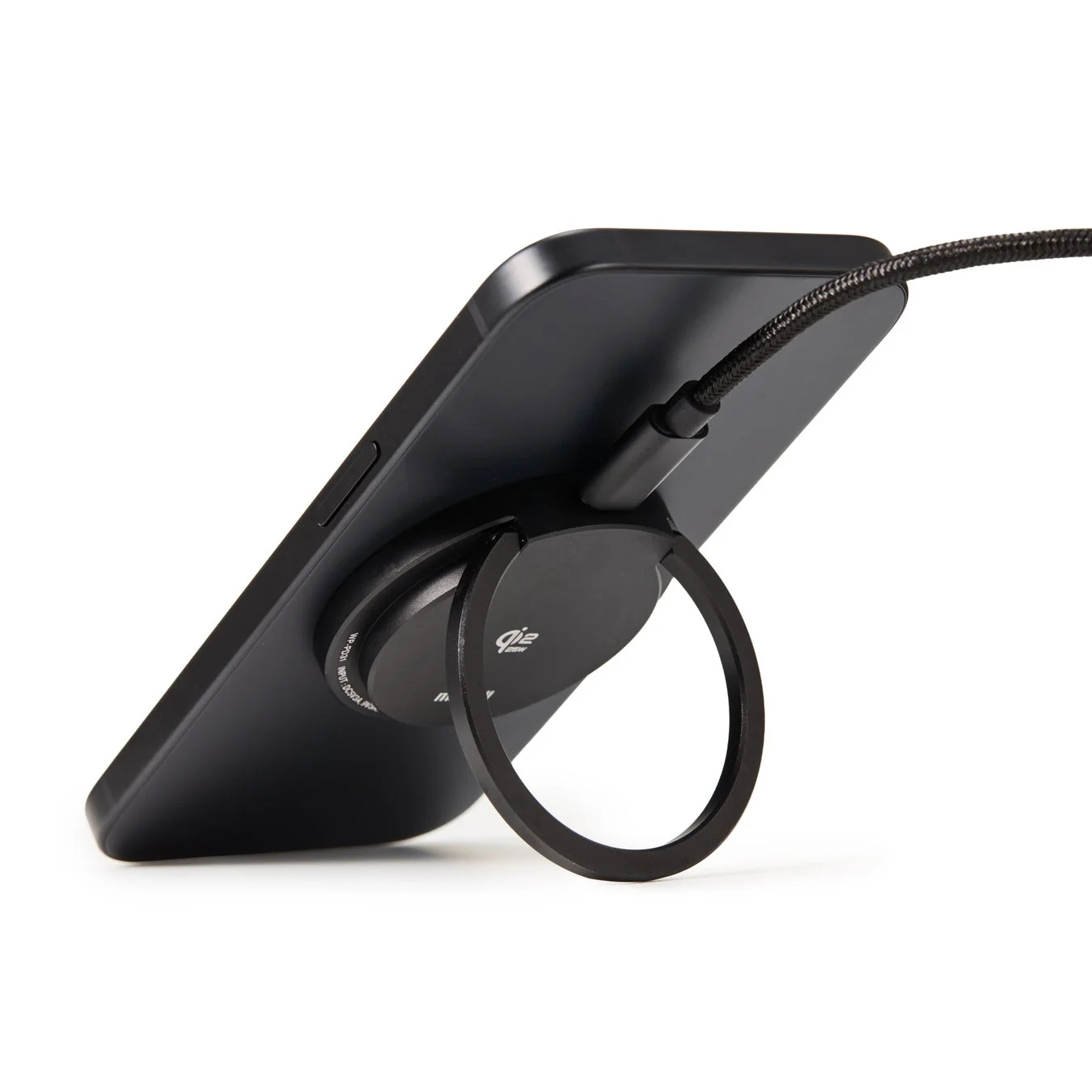 スマートフォンを縦置きで充電